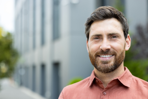 How Cosmetic Dentists Use Bonding To Repair Minor Tooth Damage